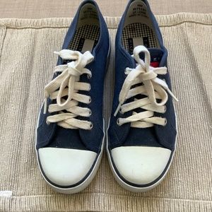Tommy Hilfiger navy blue canvas sneakers